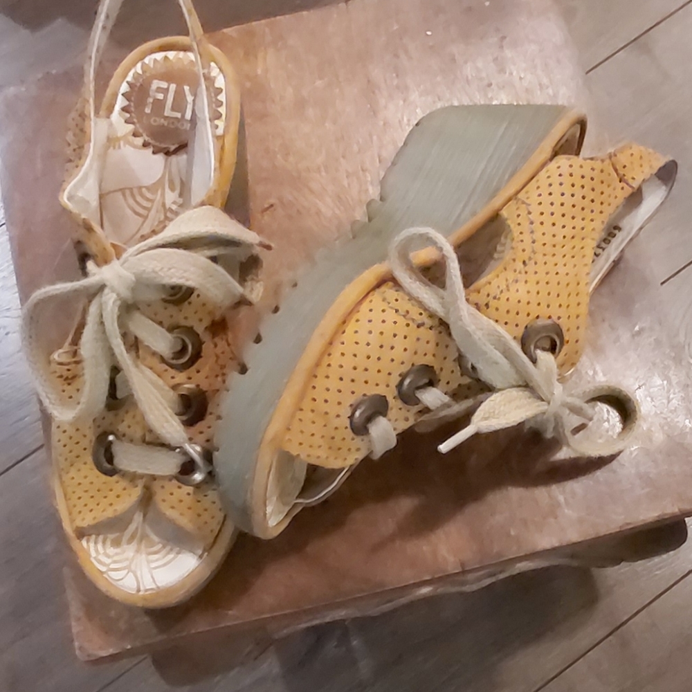 Fly London Yuta sandals